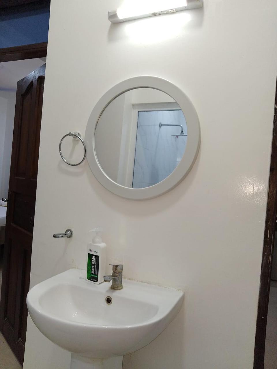 300 Homes Appartement *